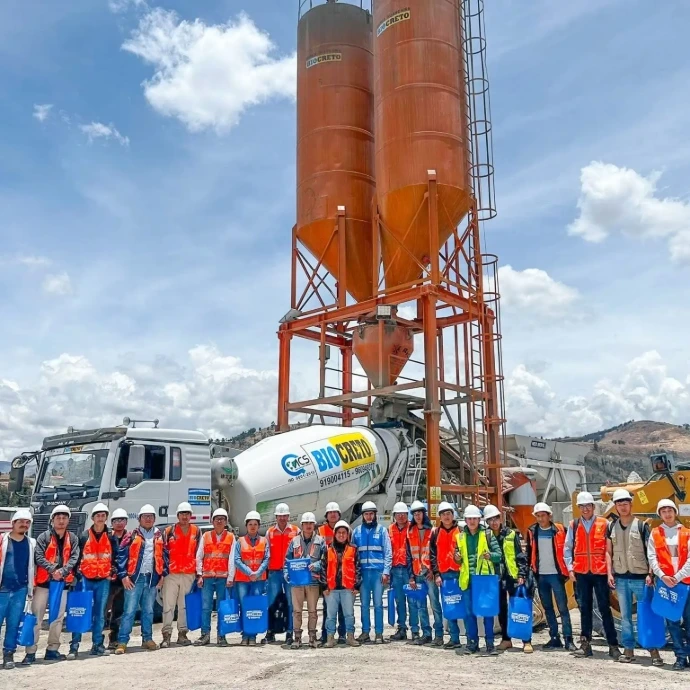 Equipo y operaciones de Biocreto en planta de concreto